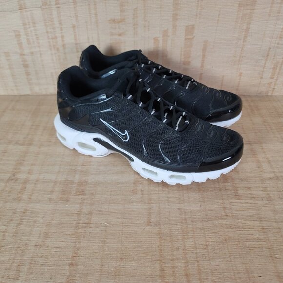WMNS NIKE Air Max Plus Black Black White - Picture 5 of 10